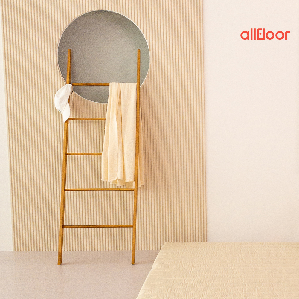 올플로어 피너스 원목 사다리 행거 인테리어