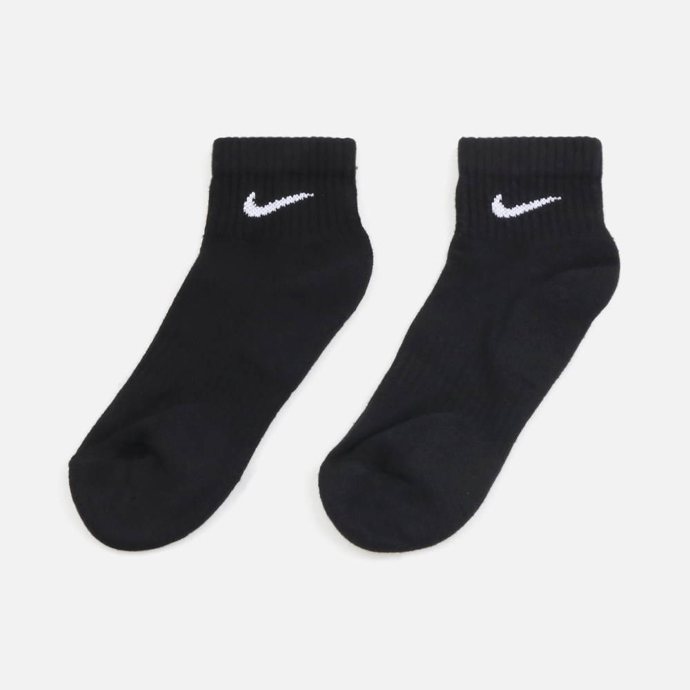 나이키 에브리데이 스우시 중목 양말 6팩 SX7669-010