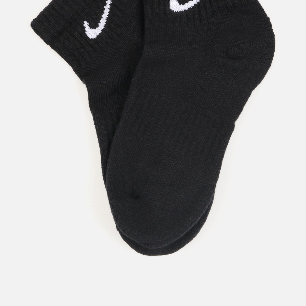 나이키 에브리데이 스우시 중목 양말 3팩 SX7667-010