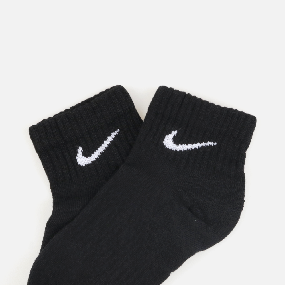 나이키 에브리데이 스우시 중목 양말 3팩 SX7667-010
