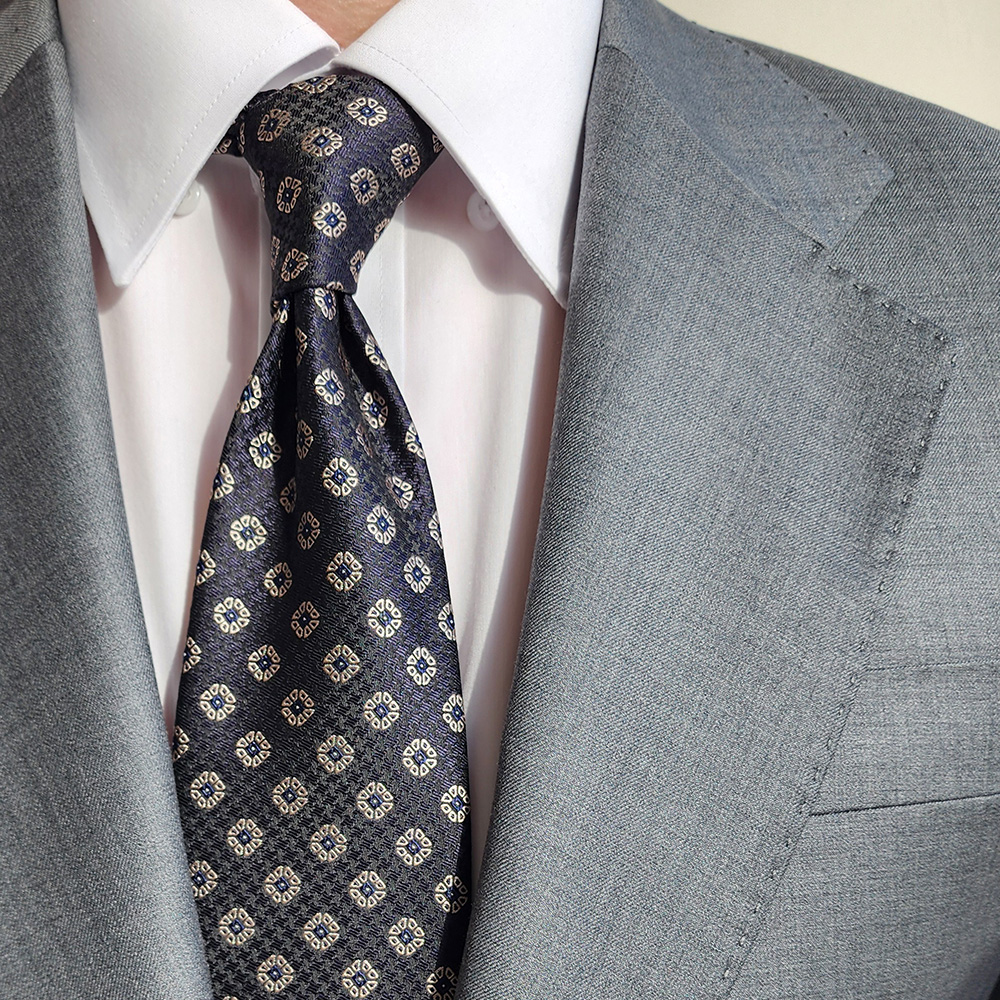 제임스핏 다크톤 플라워 클래식 남자 정장 넥타이