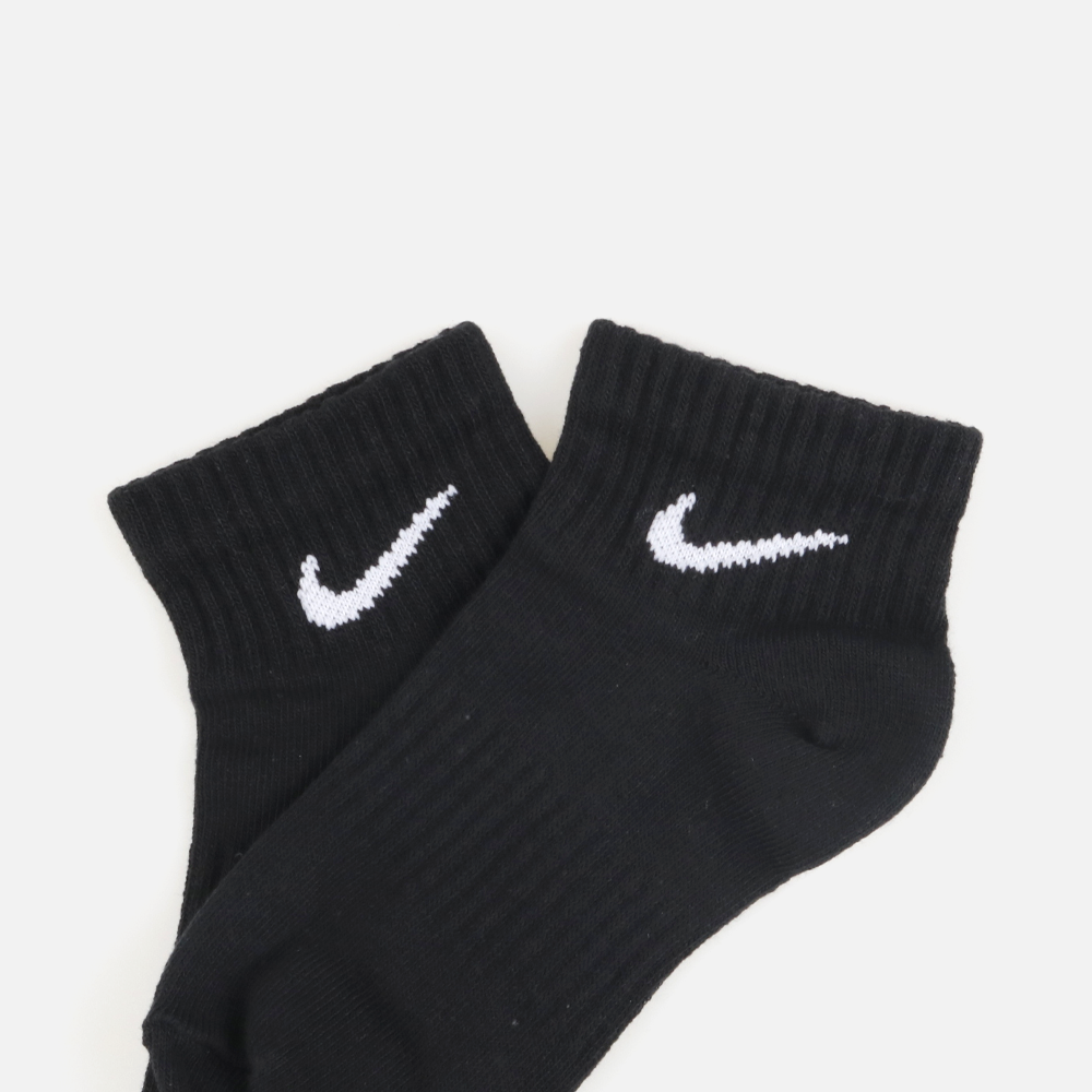 나이키 스우시 LW 중목 양말 3팩 SX7677-010