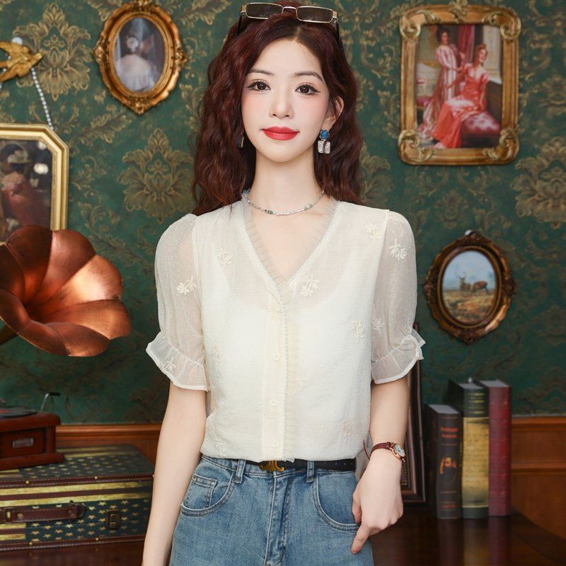 봄 여름 여성 스트레이트핏 브이넥 프릴 시스루 반팔 블라우스 빅사이즈 아이보리 - 메인 이미지