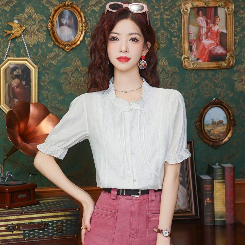 봄 여름 프릴넥 자수 반팔 블라우스 스트랩 스트레이트핏 여성 데일리룩 오피스룩 화이트 - 상세 이미지 3