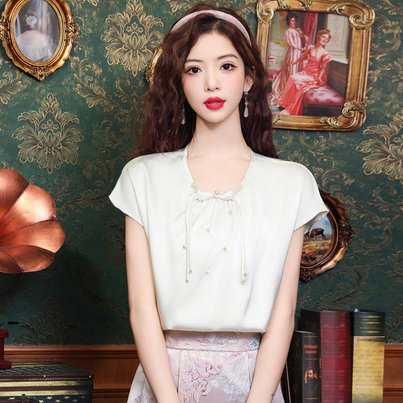 봄 여름 여성 루즈핏 플러터소매 셔링 진주넥 라운드넥 블라우스 아이보리 - 상세 이미지 4
