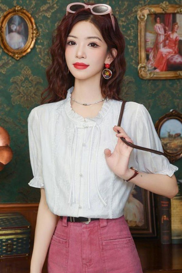 봄 여름 프릴넥 자수 반팔 블라우스 스트랩 스트레이트핏 여성 데일리룩 오피스룩 화이트 - 상세 이미지 5