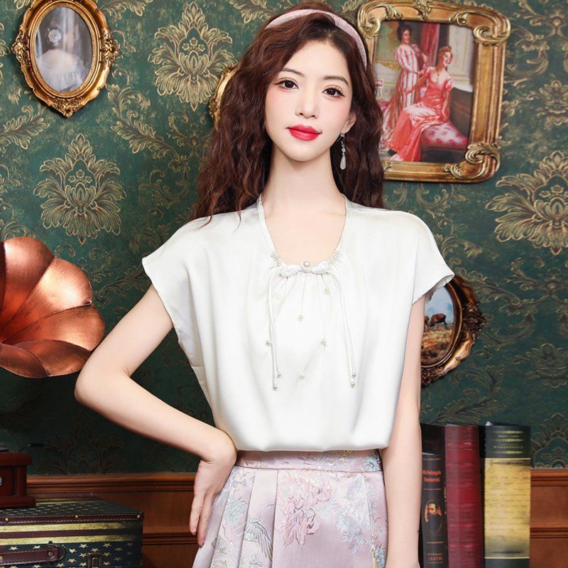 봄 여름 여성 루즈핏 플러터소매 셔링 진주넥 라운드넥 블라우스 아이보리 - 상품 이미지