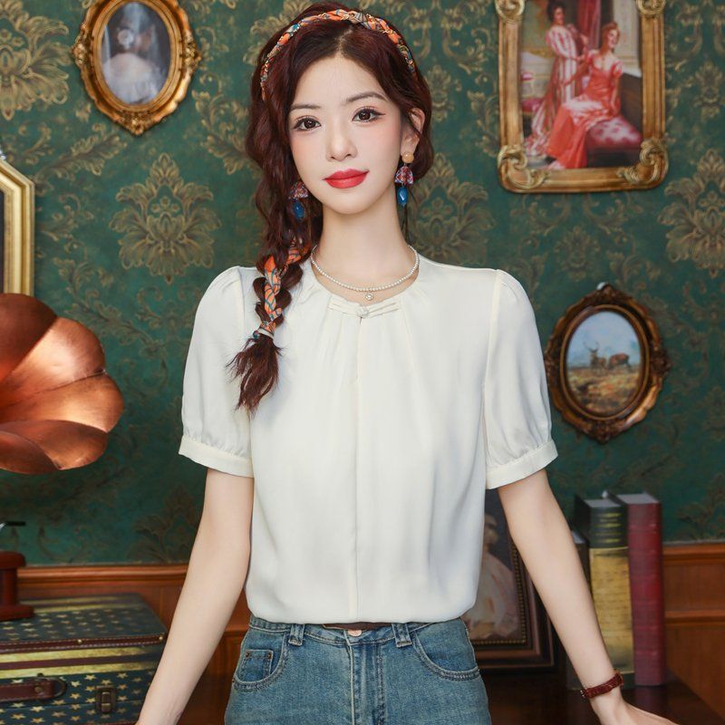 봄 여름 여성 스트레이트핏 빅사이즈 핀턱 버튼넥 라운드넥 블라우스 아이보리 - 메인 이미지