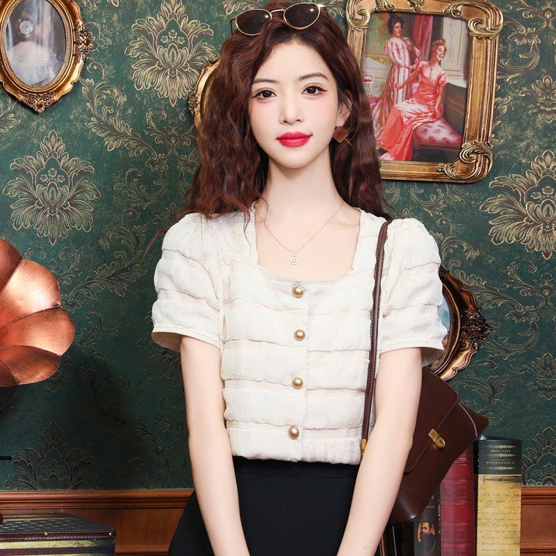 봄 여름 스퀘어넥 반팔 블라우스 크롭 엠보싱주름 여성 데일리룩 오피스룩 정장룩 아이보리 - 상세 이미지 3