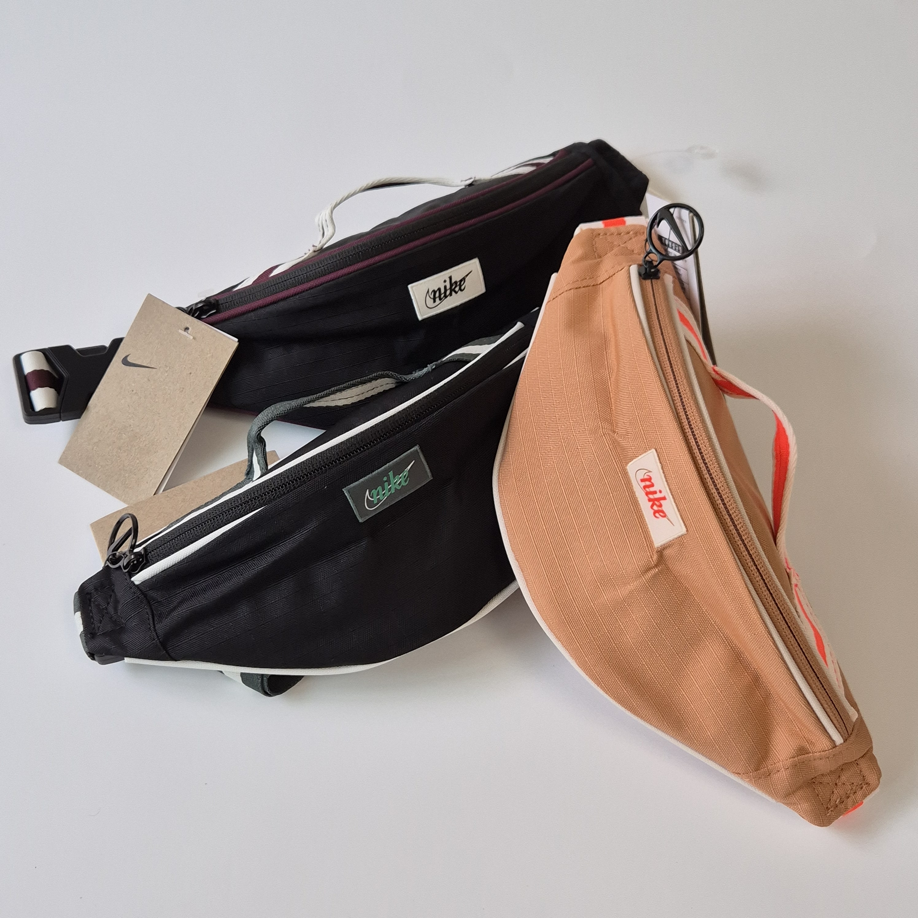 나이키 헤리티지레트로패니팩 힙색 DR6266-013 225 011 - 상세 이미지 3