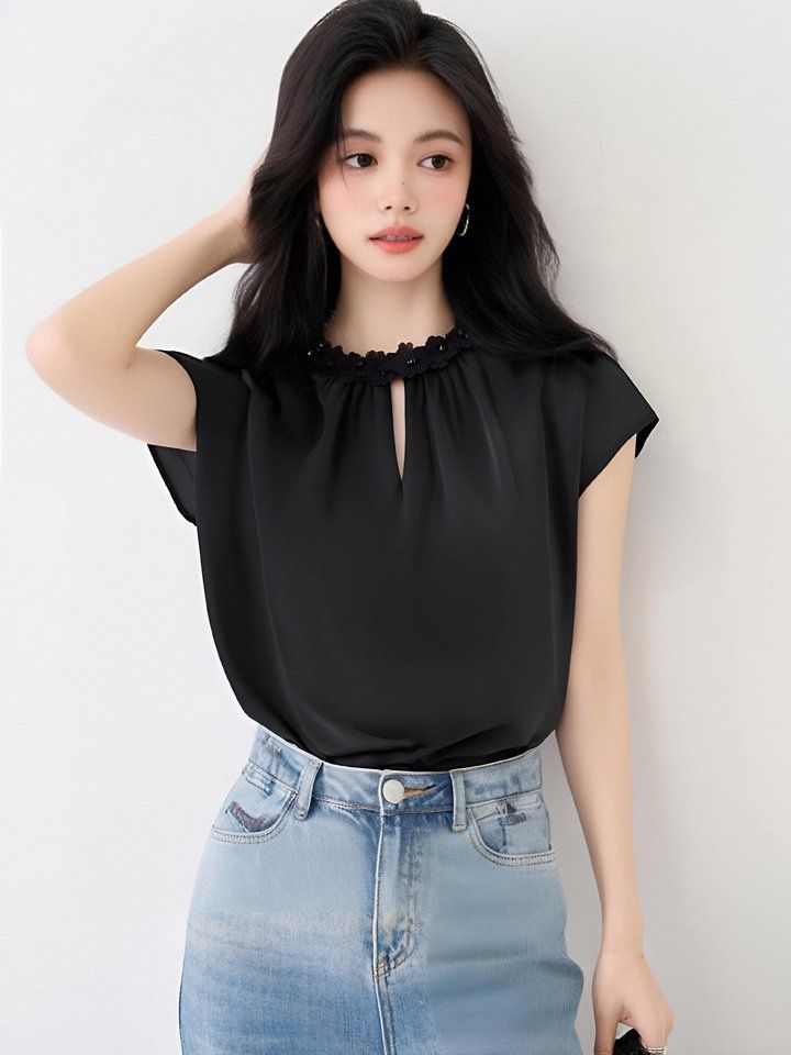 여성 여름 넥프릴 셔링 라운드넥 반팔 블라우스 사무실룩 데이트룩 하객룩 - 상세 이미지 4