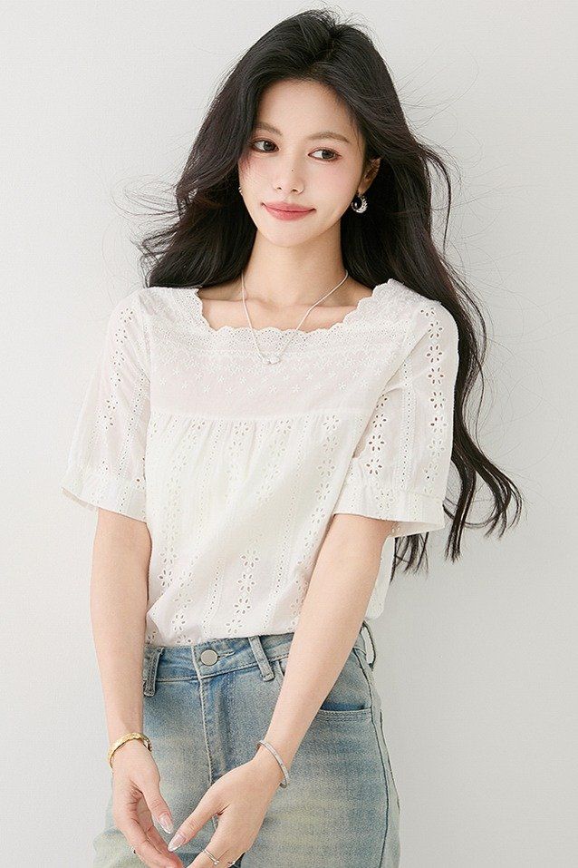 여성 여름 펀칭 레이스 스퀘어넥 반팔 블라우스 데일리룩 캐주얼룩 백화점 스타일 아이보리 - 상세 이미지 5