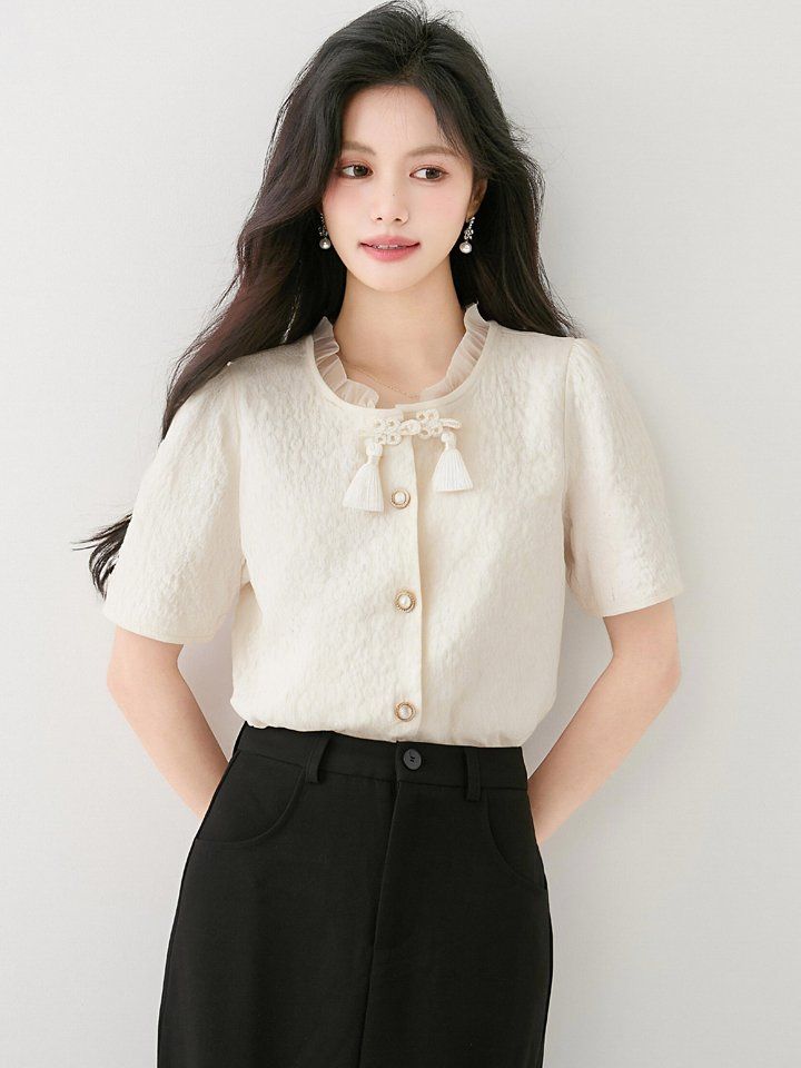 여성 여름 텍스처 넥프릴 태슬 버튼 반팔 블라우스 자켓 짧은 기장 데일리룩 캐주얼룩 베이지 - 상세 이미지 3