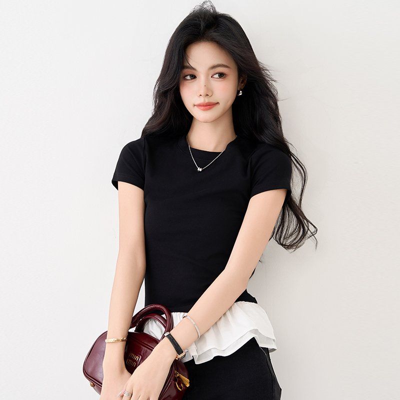 봄 여름 여성 슬림핏 라운드넥 밑단프릴 배색 반팔 티셔츠 페플럼 데일리룩 블랙 - 상세 이미지 3