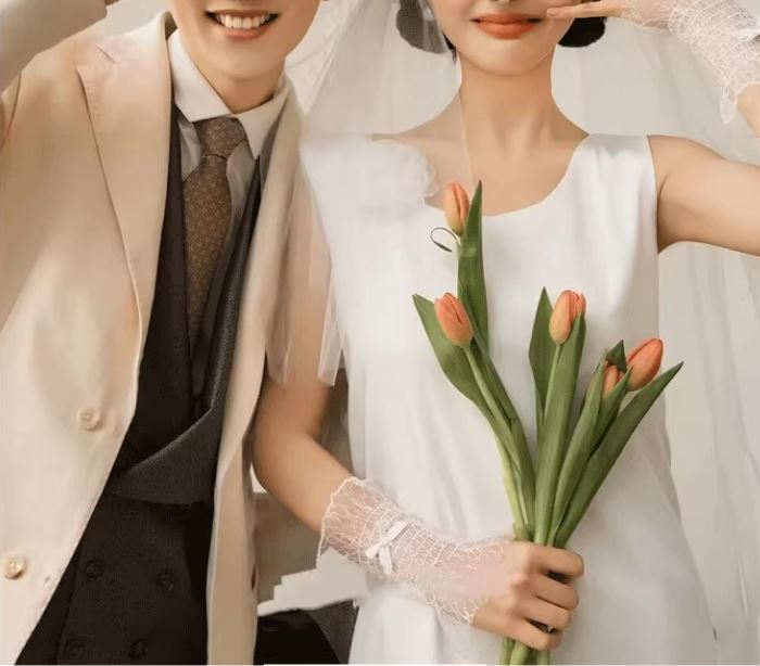 셀프웨딩 미니드레스 깃털 포인트 스몰웨딩 튤 드레스 - 상세 이미지 2