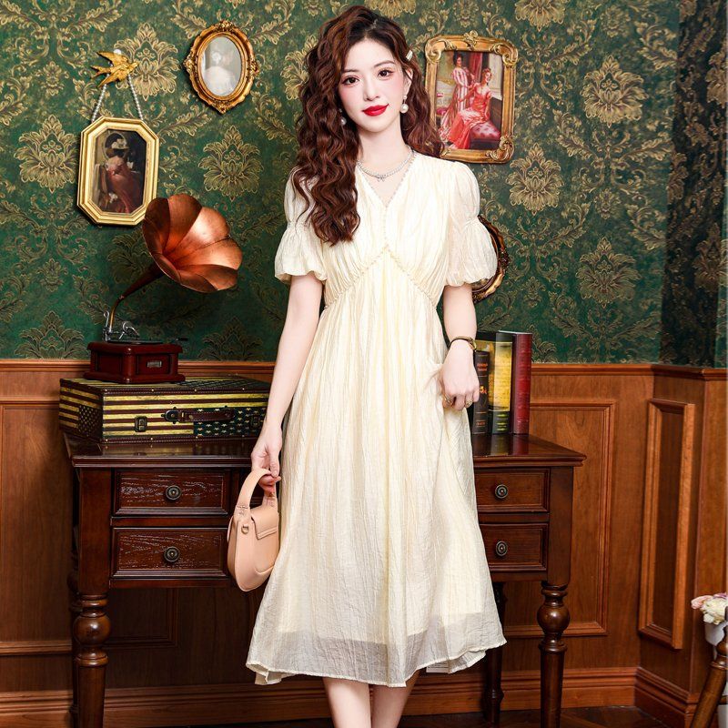 봄 여름 여성 X라인 브이넥 진주넥 퍼프소매 셔링 주름 롱원피스 데이트룩 아이보리 - 상품 이미지