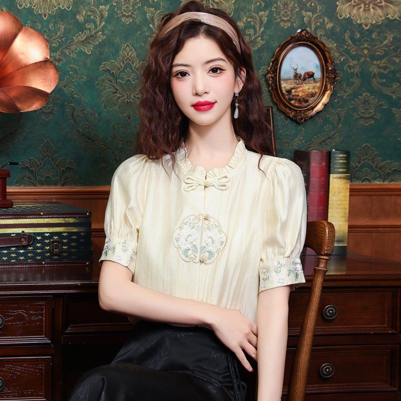 봄 여름 여성 스트레이트핏 프릴넥 리본 자수 반팔 블라우스 빅사이즈 페미닌룩 아이보리 - 상품 이미지