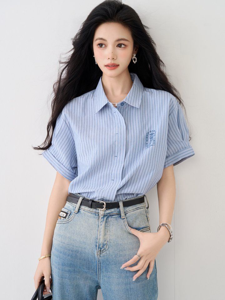 봄 여름 여성 루즈핏 스트라이프 레터링자수 반팔 셔츠 빅사이즈 언발란스 카라 블루 - 상세 이미지 2