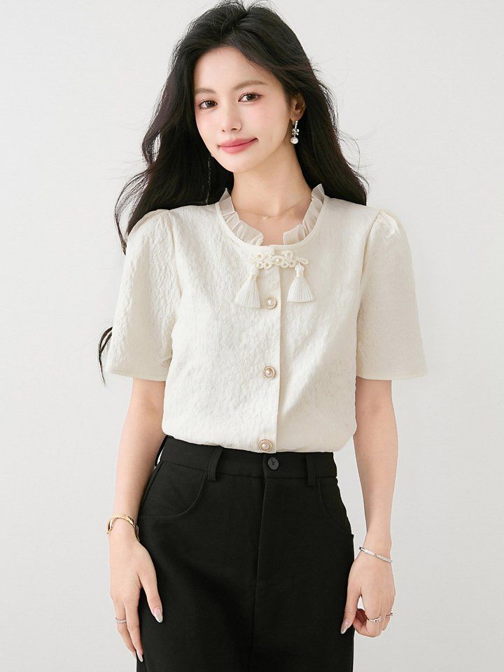 여성 여름 텍스처 넥프릴 태슬 버튼 반팔 블라우스 자켓 짧은 기장 데일리룩 캐주얼룩 베이지 - 상세 이미지 4