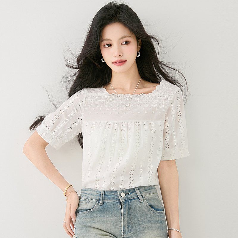 여성 여름 펀칭 레이스 스퀘어넥 반팔 블라우스 데일리룩 캐주얼룩 백화점 스타일 아이보리 - 상품 이미지