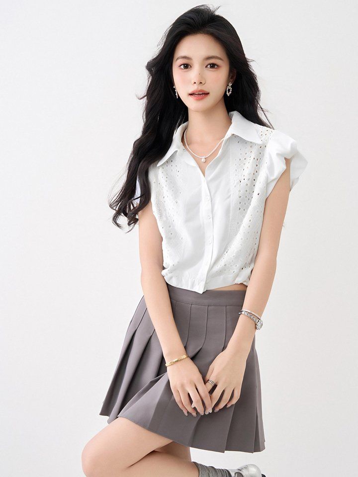 봄 여름 여성 펀칭 프릴소매 밑단밴딩 크롭 셔츠 블라우스 폴로카라 캐주얼룩 화이트 - 상세 이미지 3