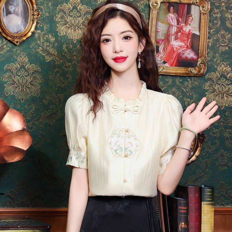 봄 여름 여성 스트레이트핏 프릴넥 리본 자수 반팔 블라우스 빅사이즈 페미닌룩 아이보리 - 상세 이미지 3