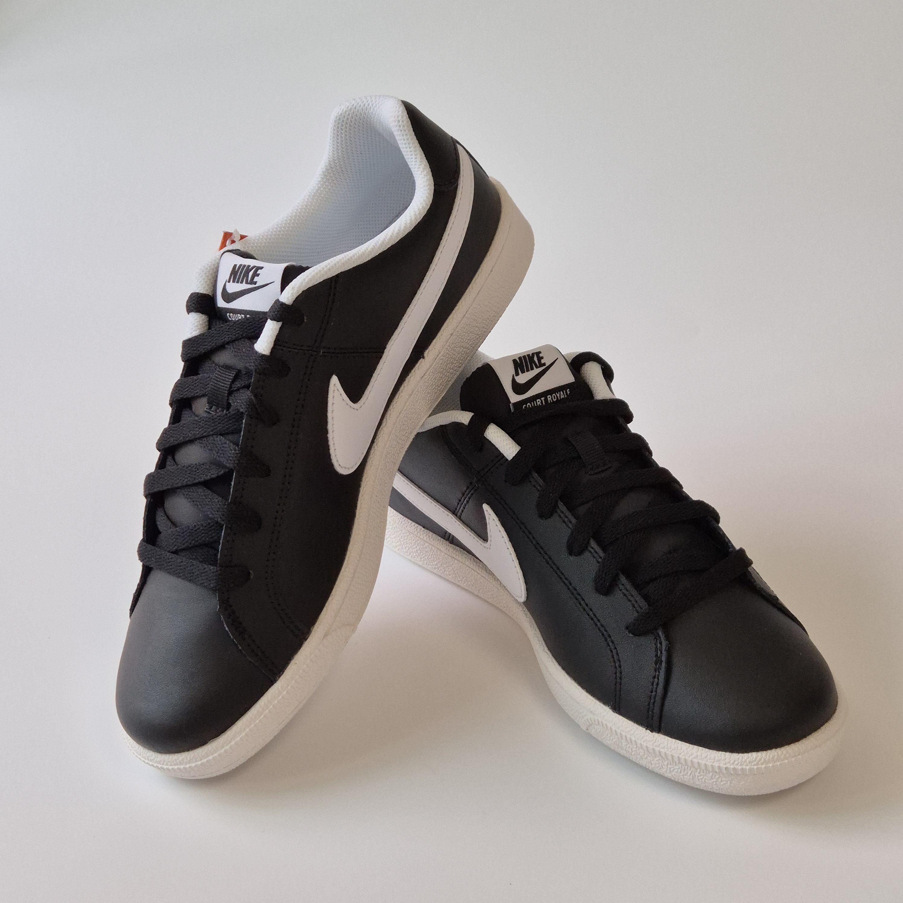 [국내매장판] 나이키 남성 코트 로얄 스니커즈 블랙 화이트 749747-010 - 상품 이미지