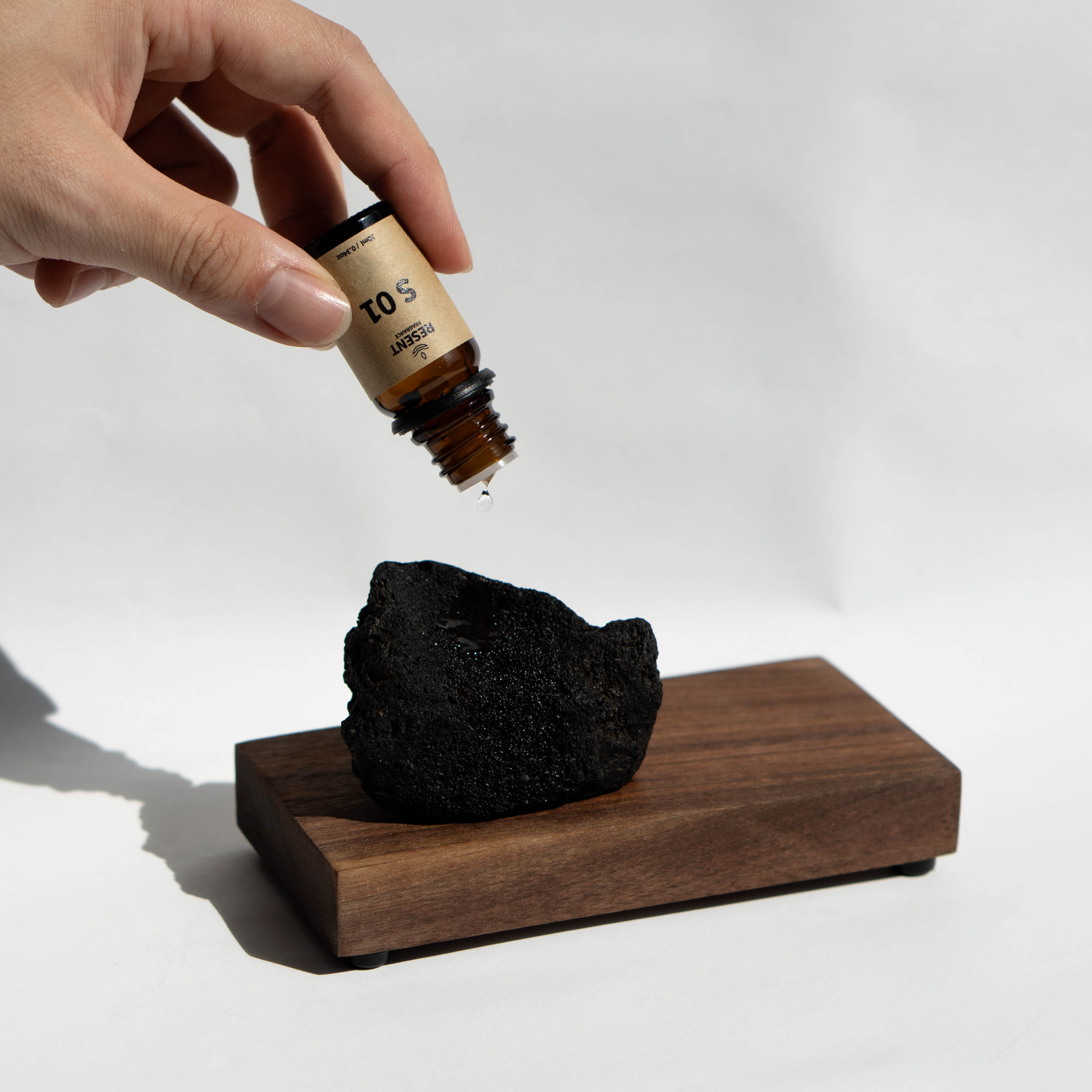 리센트 스톤 디퓨저 실내방향제 오브제 월넛받침 선물세트