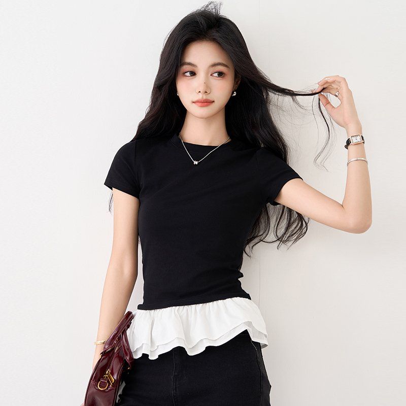 봄 여름 여성 슬림핏 라운드넥 밑단프릴 배색 반팔 티셔츠 페플럼 데일리룩 블랙 - 상세 이미지 4