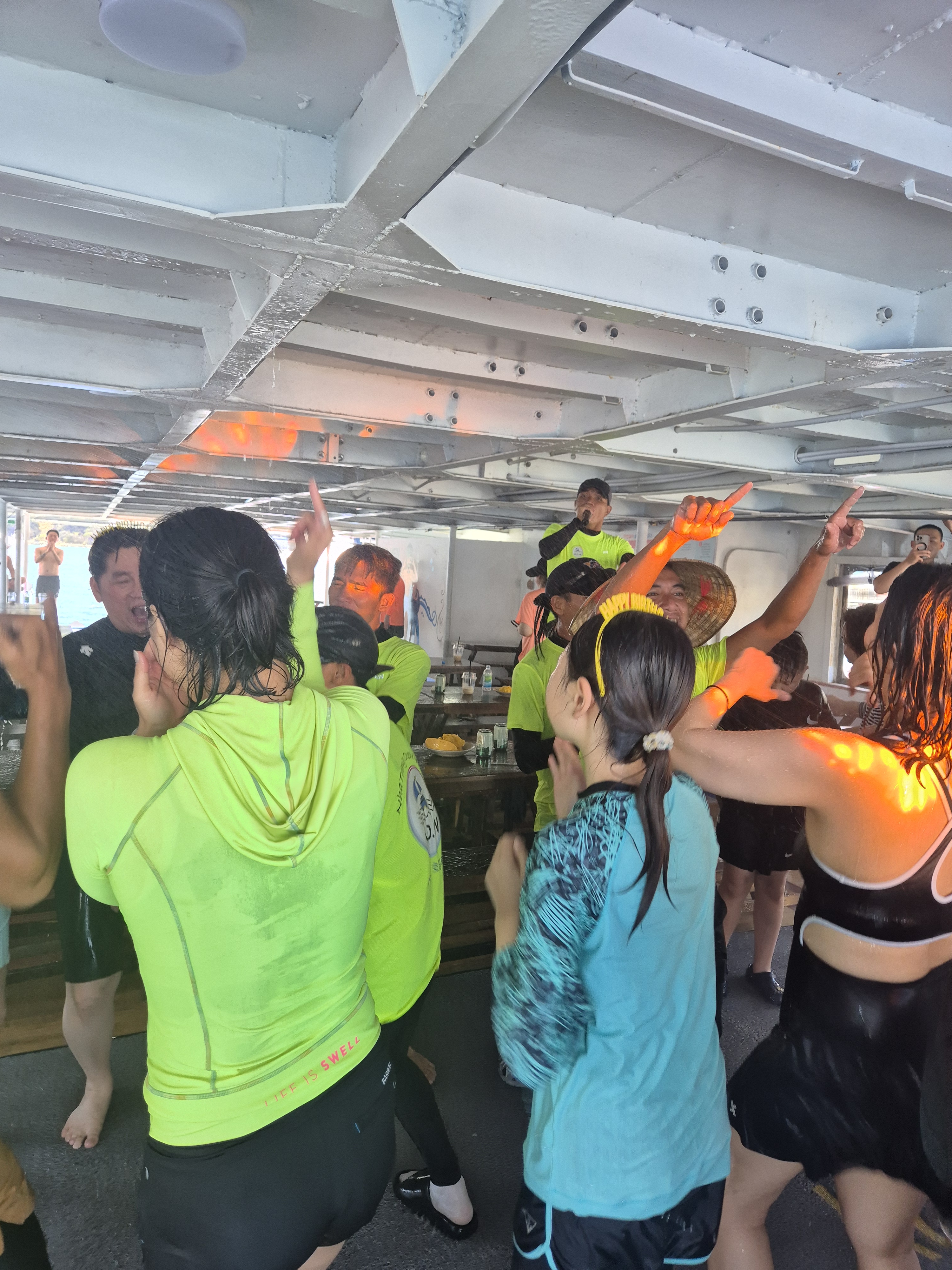 나트랑 럭셔리 호핑투어 요트파티 스노쿨링 레이비치 무제한맥주