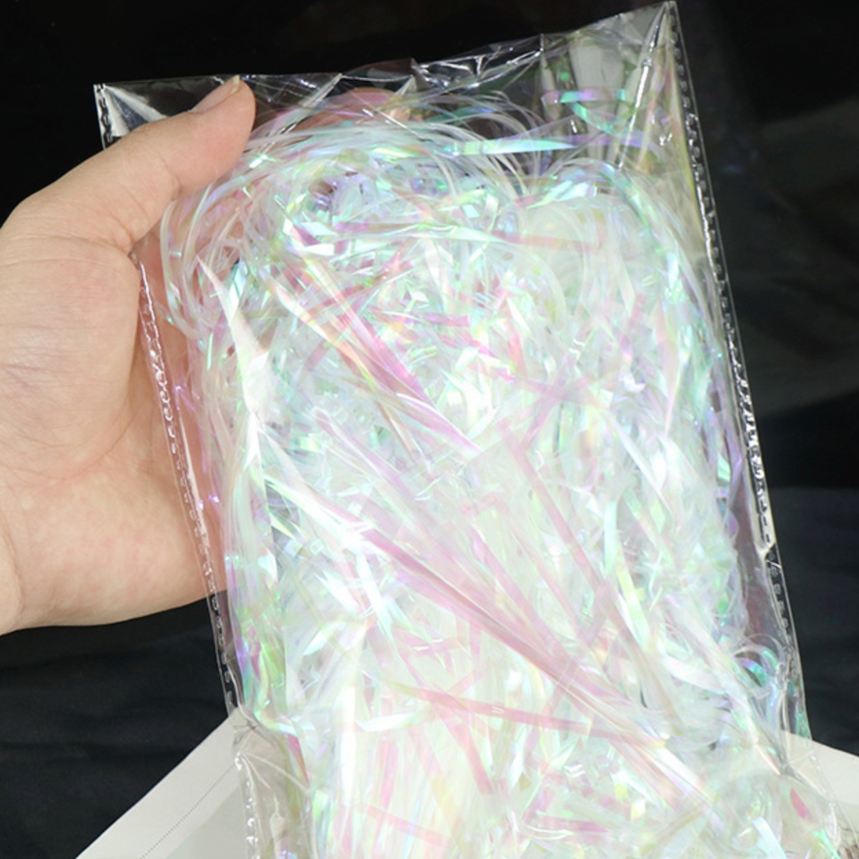 투명홀로그램스타핑 선물포장완충재 향수포장완충스터핑 3mm 100g - 메인 이미지