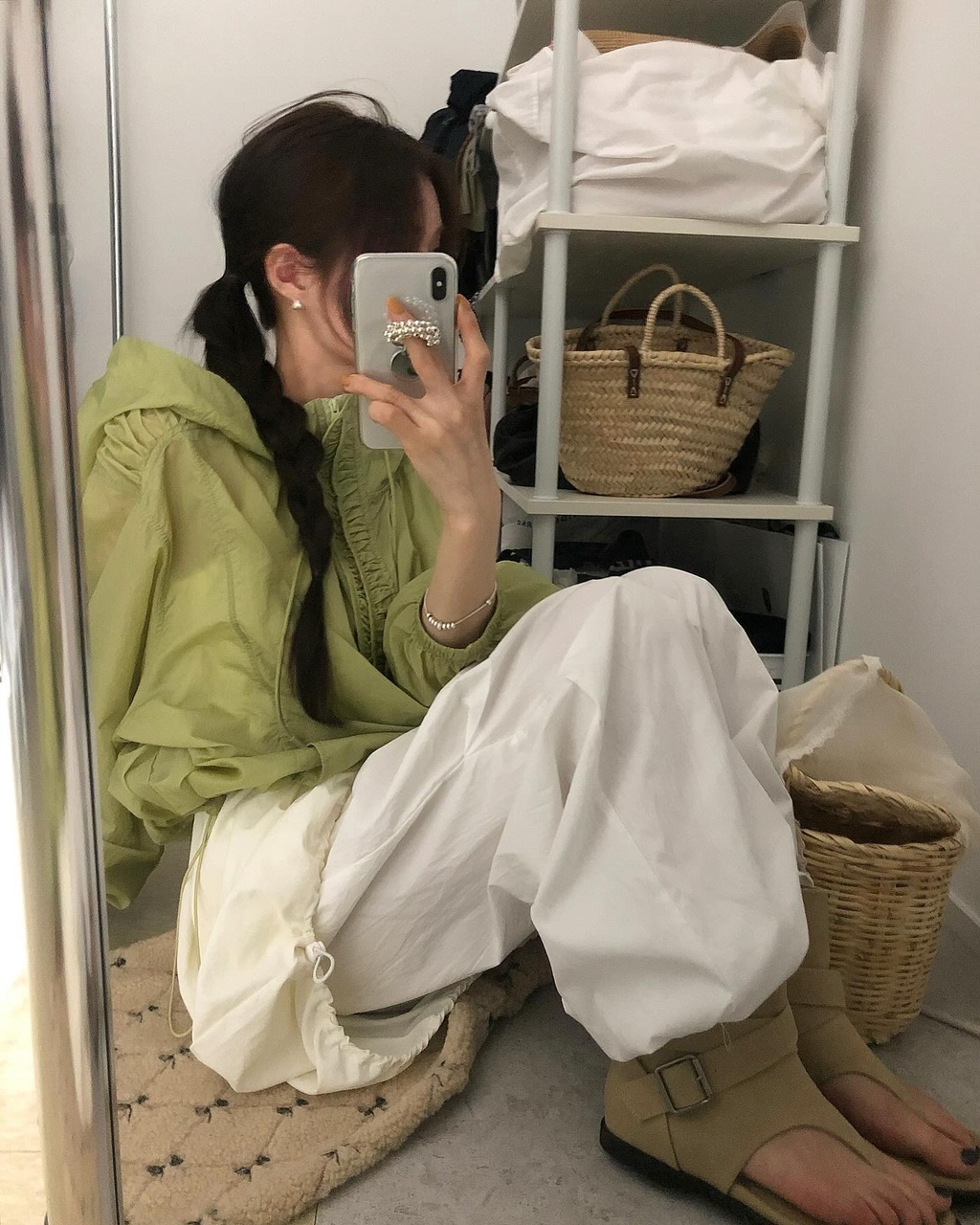 쿠보 여성 여름 살안타템 셔링 오버핏 루즈핏 벌룬 스트링 후드 바람막이 점퍼 - 상품 이미지