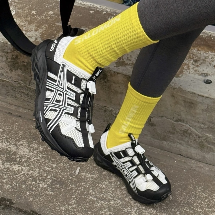 아식스 젤 소노마 TR 트레일 아웃도어 화이트 블랙 1203A719-100