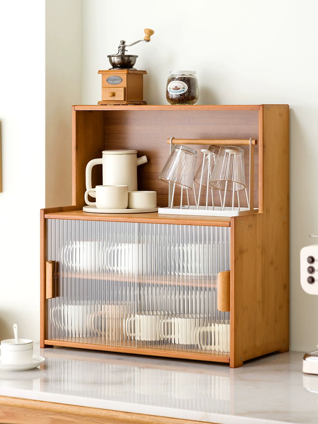 우드 컵 수납함 정리함 주방 그릇장 나무 데스크 식탁 브라운 45장 2단 칸막이 유리도어 업그레이드형 차색 45cm