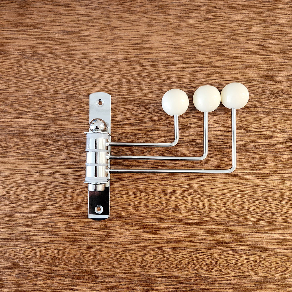 벽 옷걸이 고정 후크 화이트 행거 3구 회전형 우드 옷방 인테리어 모자걸이 예쁜