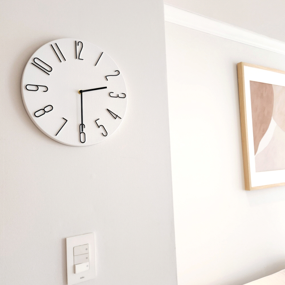프렌치 모던 심플 무소음 벽시계 화이트 블랙 30 cm 감성 사무실 병원 카페 거실 - 상품 이미지