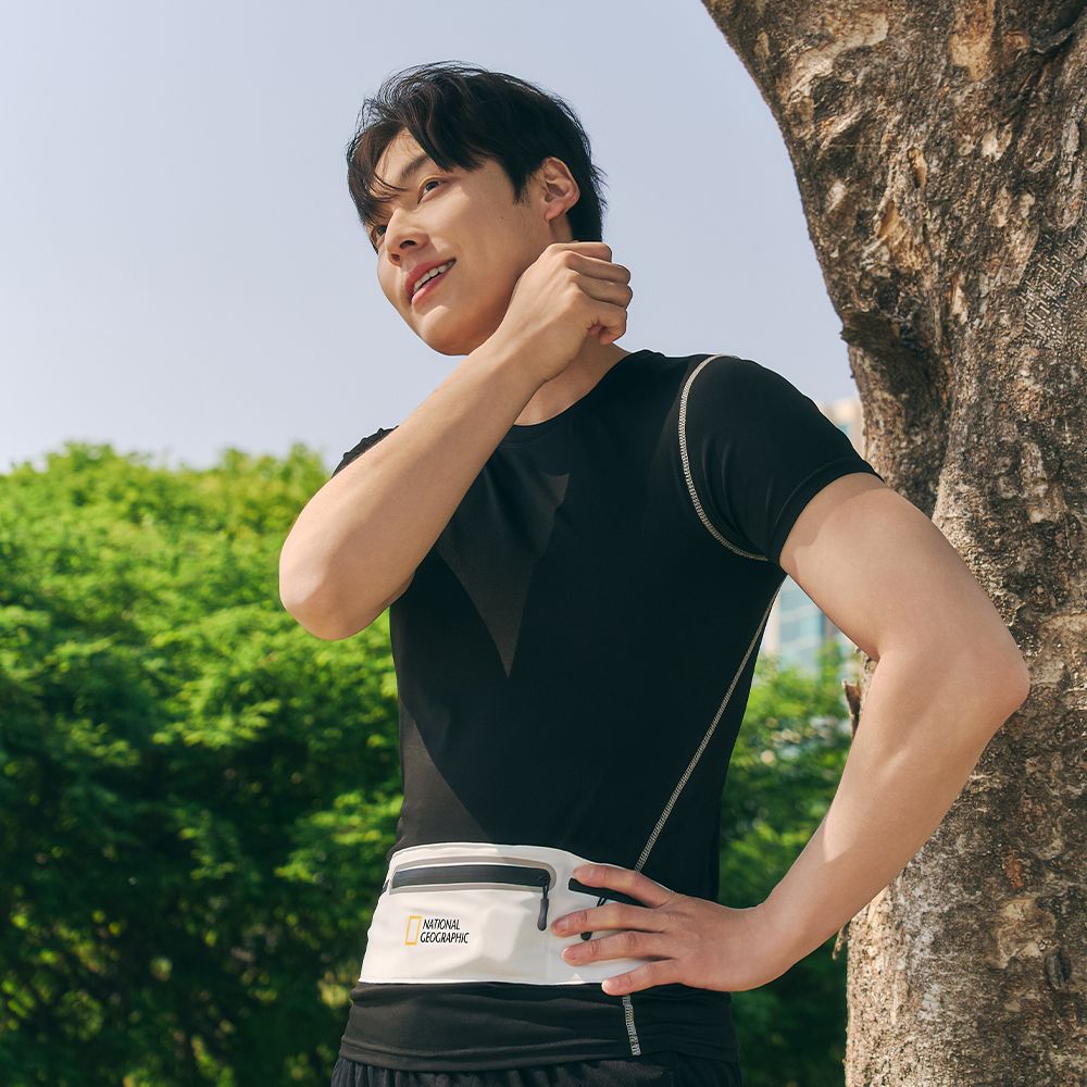 내셔널지오그래픽 모바일 러닝벨트 초경량 핸드폰수납 생활방수 야간안전 마라톤 필수템 - 상세 이미지 2