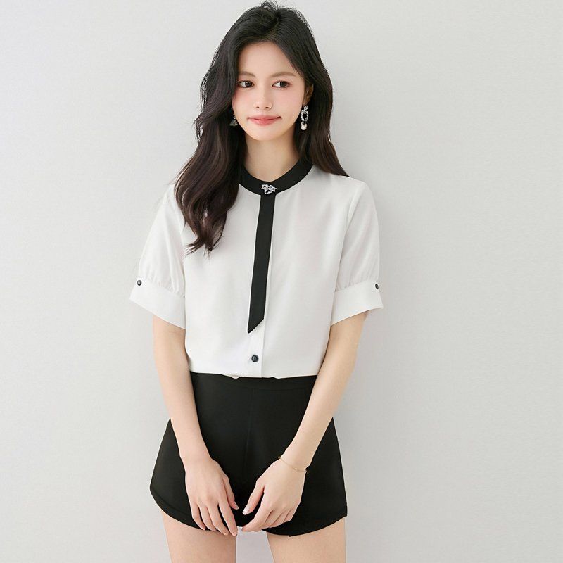 여성 봄 여름 배색 라운드넥 반팔 블라우스 넥포인트 롤업소매 데일리 오피스룩 - 메인 이미지