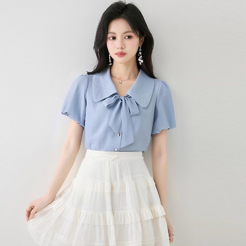 여성 봄 여름 와이드카라 리본타이 퍼프 반팔 블라우스 데일리룩 페미닌룩 요루셔츠 - 메인 이미지