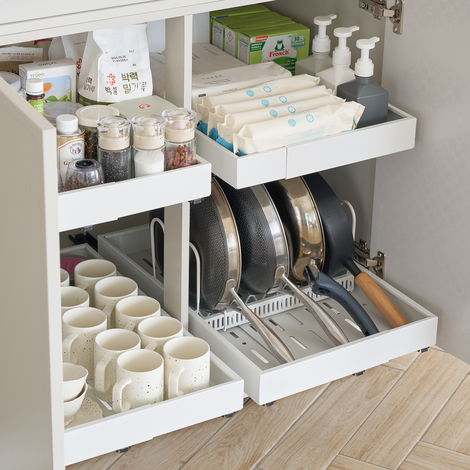 코드리빙 주방 싱크대 하부장 무타공 슬라이딩 레일 길이조절 공간활용 확장형 선반