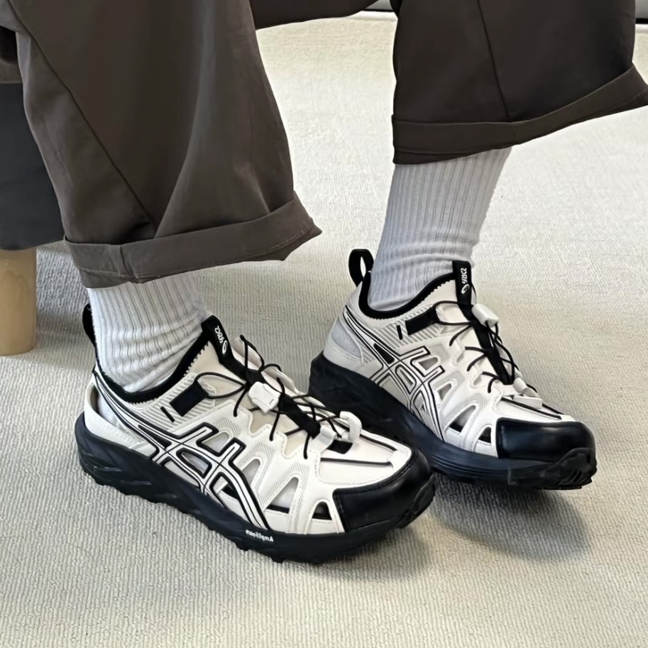 아식스 젤 소노마 SE 샌들 화이트 블랙 오레오 1203A670-202