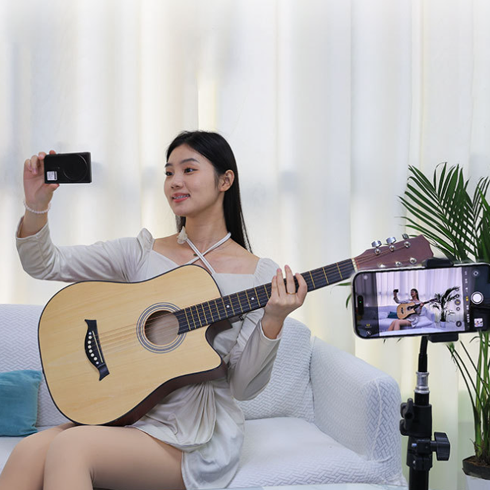 셀카모니터 맥세이프 셀피 미러링 촬영 브이로그 후면카메라 모니터 RK-X40B 블랙 - 메인 이미지