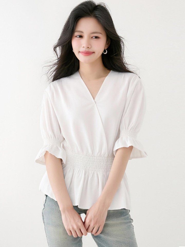 봄 여름 여성 브이넥블라우스 스모킹밴딩 페플럼 반팔 슬림핏 프릴소매 데일리룩 - 상세 이미지 3