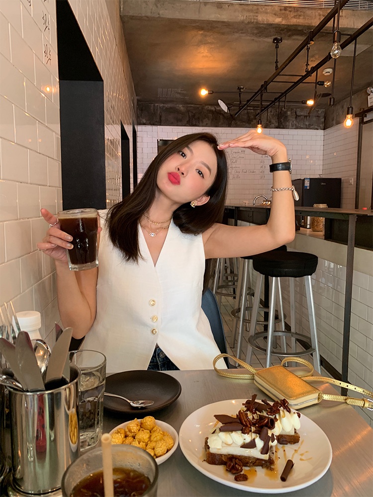 브이넥 쓰리버튼 린넨민소매조끼 캐주얼정장 루즈핏 고급 스타일 디자인 봄여름 화이트 - 상세 이미지 3