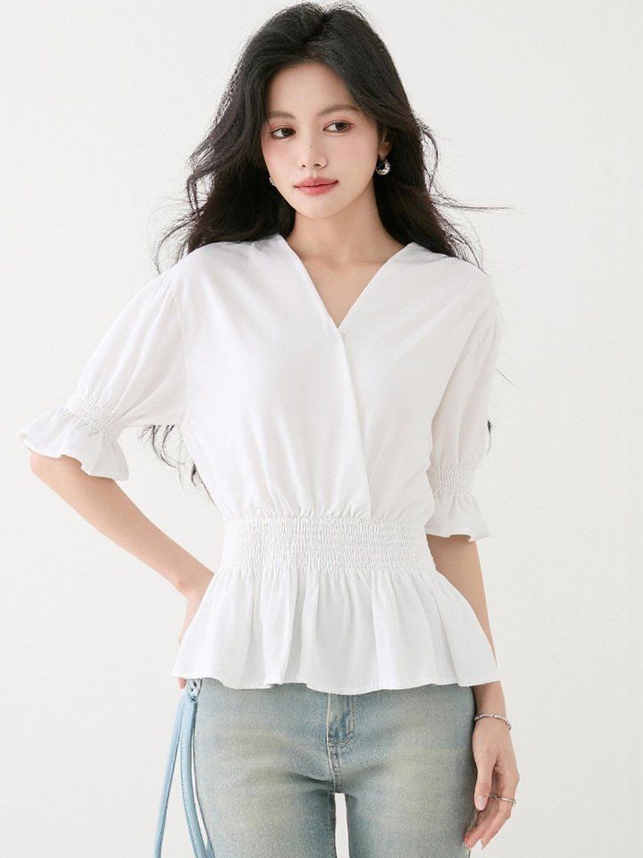 봄 여름 여성 브이넥블라우스 스모킹밴딩 페플럼 반팔 슬림핏 프릴소매 데일리룩 - 상세 이미지 4
