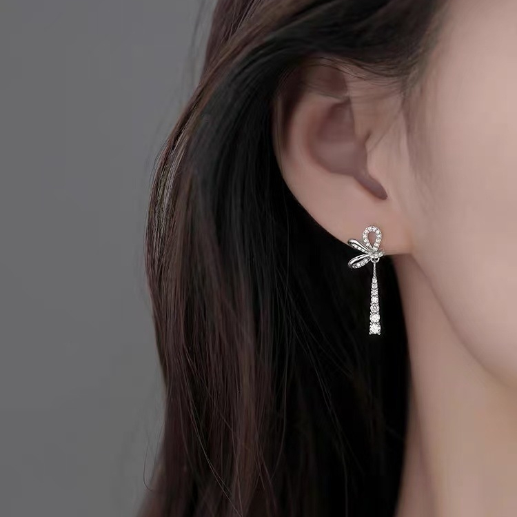 실버 글로우 리본 드롭 이어링 N238 - 메인 이미지