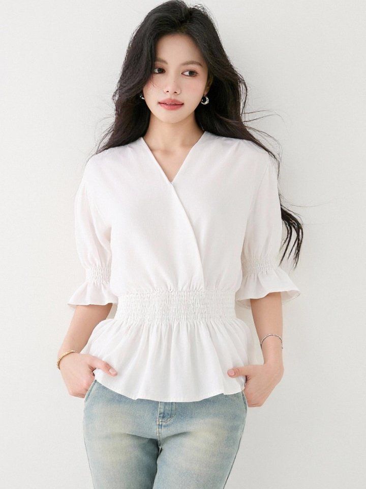 봄 여름 여성 브이넥블라우스 스모킹밴딩 페플럼 반팔 슬림핏 프릴소매 데일리룩 - 상세 이미지 2