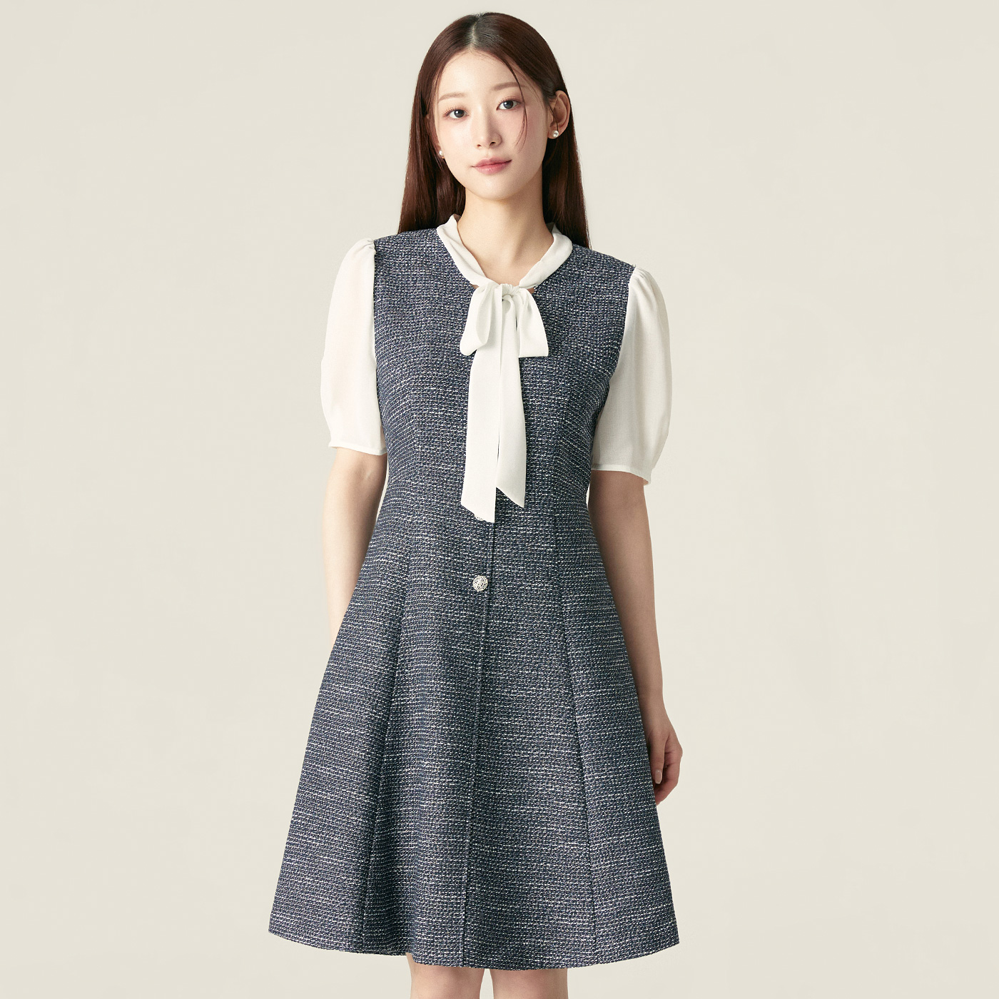 로엠 타이형 트위드 미니 원피스 RMOWF25S11