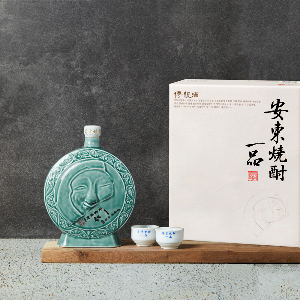 안동소주일품 기와800 술 명절 선물세트 40도 800ml 잔 2개 포함