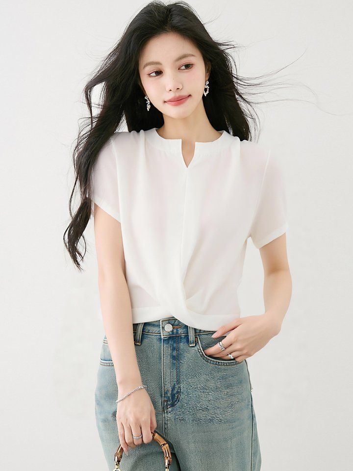 봄 여름 여성 브이넥 반팔블라우스 꼬임밑단 크롭 루즈핏 데일리룩 시원한 면티셔츠 - 상세 이미지 3
